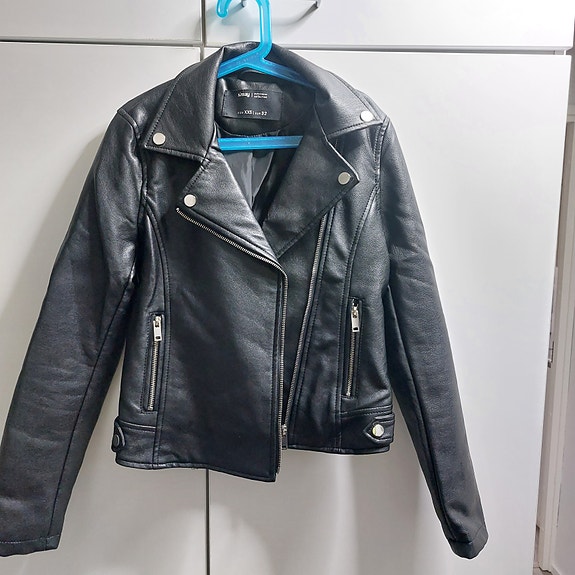 Sinsay biker-tyylinen takki XXS musta
