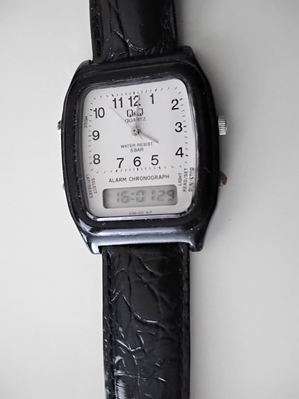 Q&Q chronograph