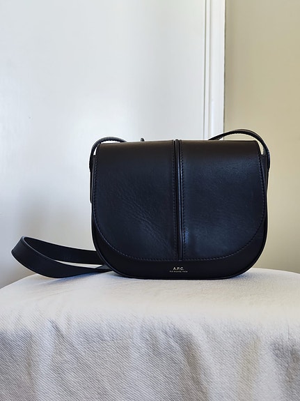 A.P.C. Betty musta nahkainen olkalaukku
