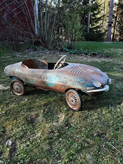 Jaguar E Type polkuauto