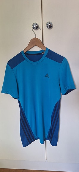Adidas tekniset t-paidat  S