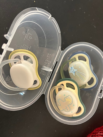 Philips Avent Ultra Air 2kpl yötutteja + 1kp tutti + 1 kotelo