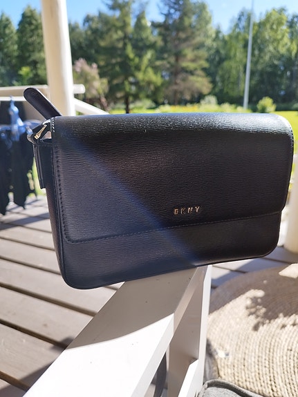 DKNY nahkalaukku