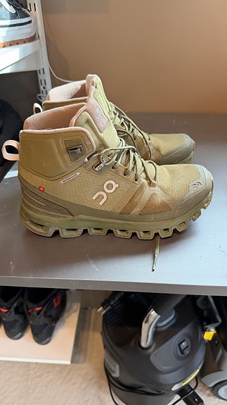 On cloudrock waterproof