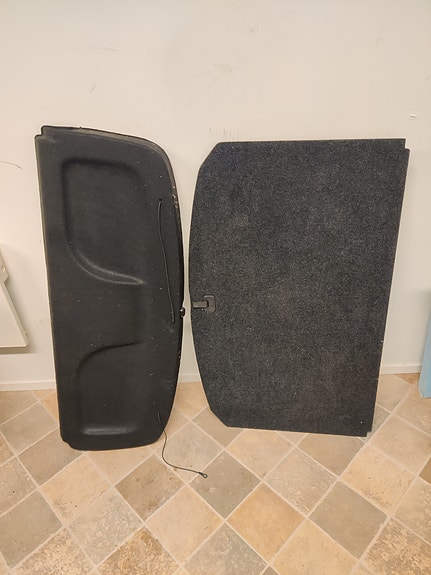 Toyota Yaris 2011-2014 hattuhylly ja tavaratilan välipohja