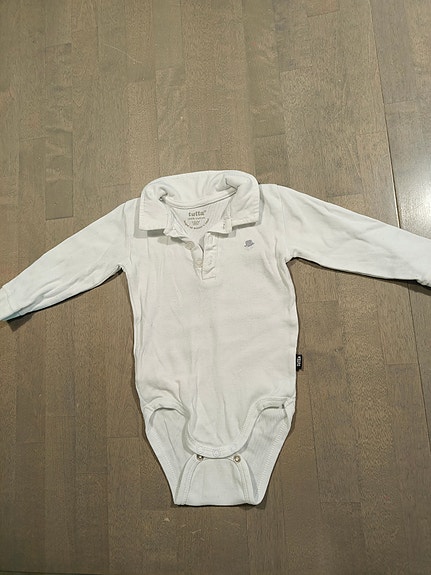Myydään valkoinen body