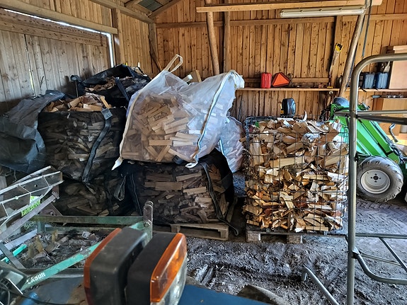 Kuivaa koivu klapia säkeissä