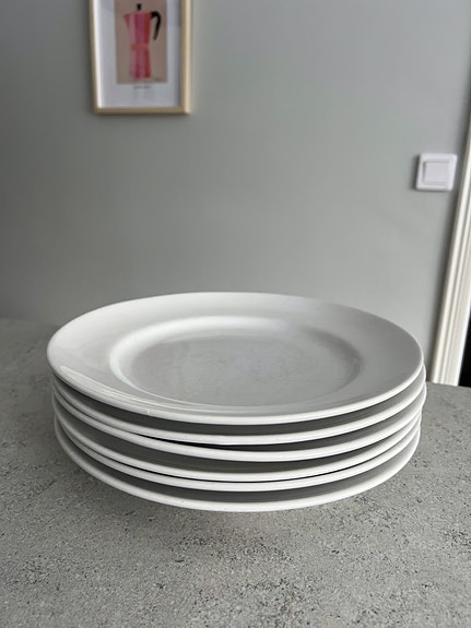 Bruka Design isot ruokalautaset 6kpl 15€ (kaikki)