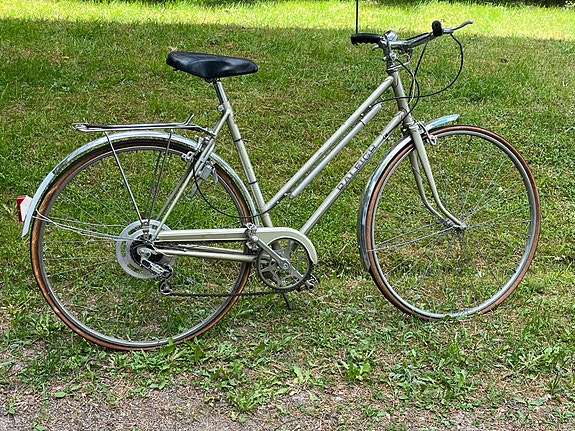 Raleigh naisten pyörä