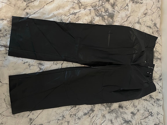 H&M mustat nahkahousut 46