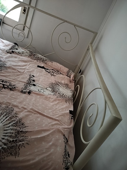 IKEA metallinen sänky / päivävuode