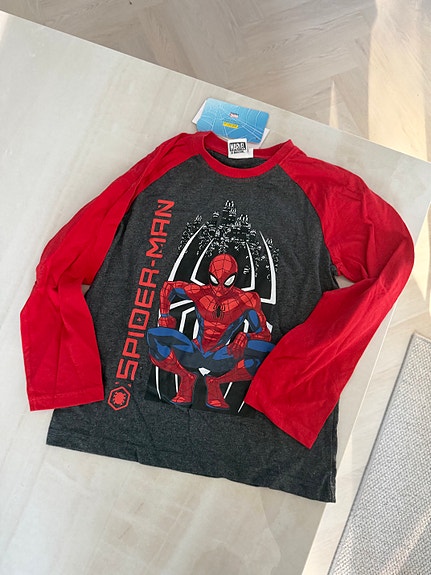 Marvel spiderman paita 128cm