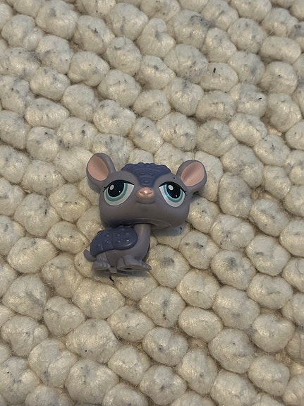 Littlest Pet Shop harmaa figuuri