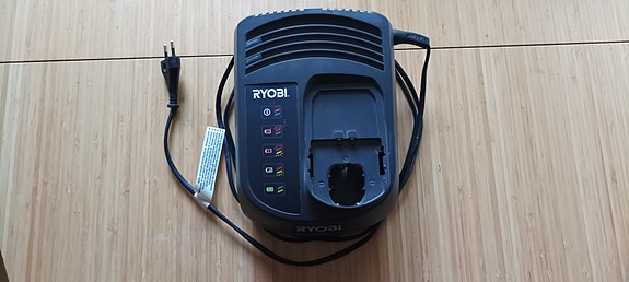 Ryobi One+18v laturi