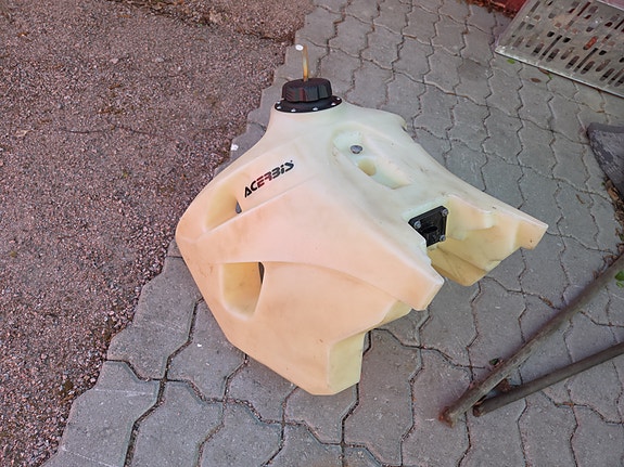Ktm SX 13-, EXC 12-  19L tankki sis. pumppun