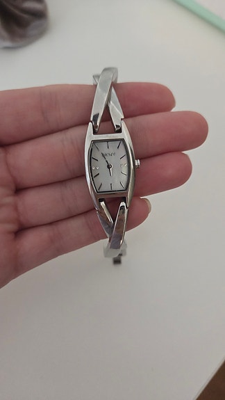DKNY rannekello