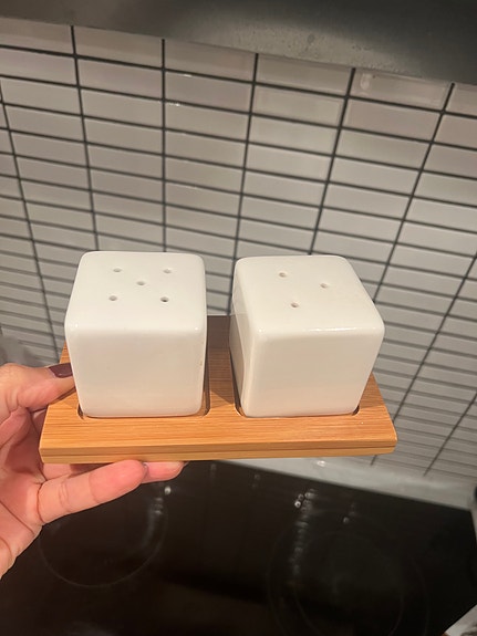 Salt & pepper shaker set