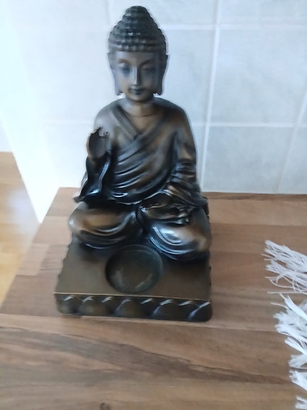 Buddha  patsas.