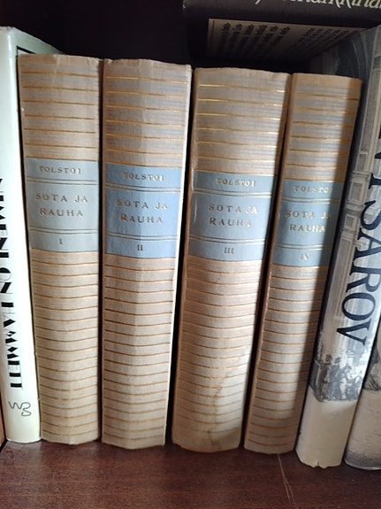 Tolstoi sota ja rauha 1-4 2.painos 1945