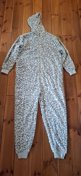 Ihanan pehmeä haalari/olo asu XL