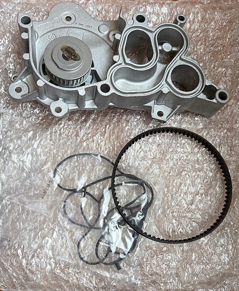 Uusi VAG 1.0 TSI / MPI vesipumppu ja hihna (SNR)