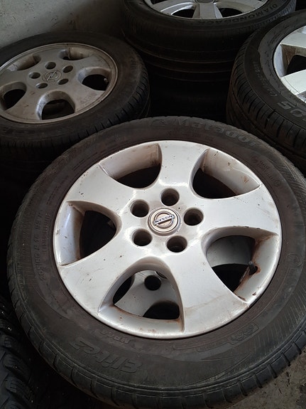 Nissan vanteet