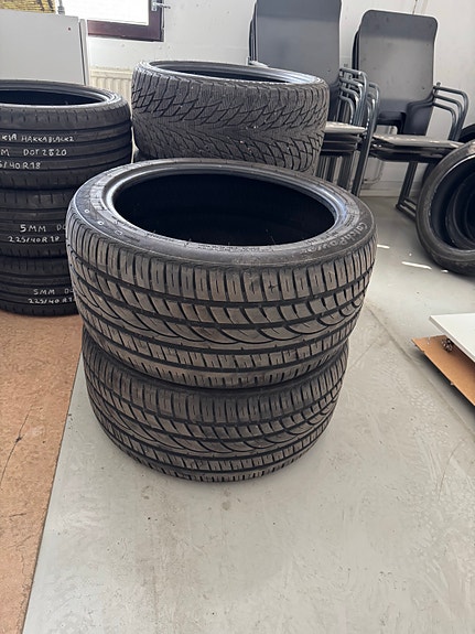 305/35-20” renkaat, 2kpl