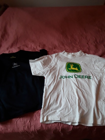 John Deere paitoja