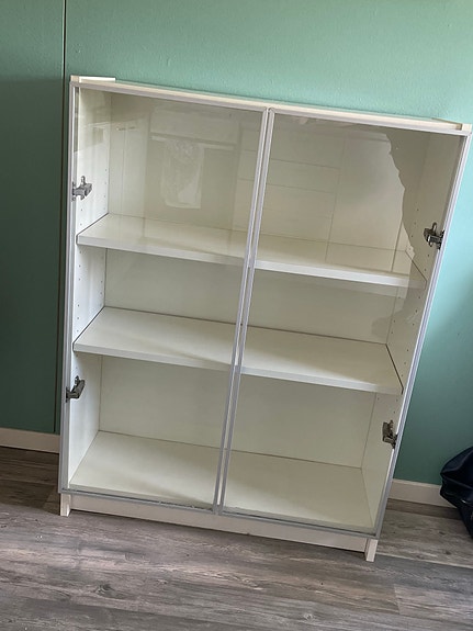 Ikean lasiovellinen kaappi 80 cm – hyväkuntoinen