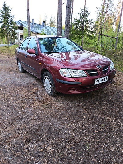 Nissan Almera