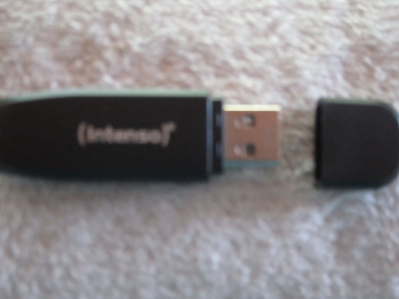 Intenso USB-muistitikku musta