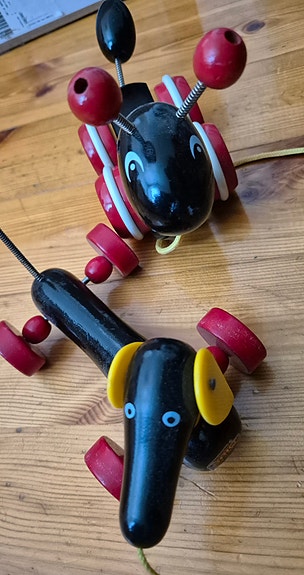 Retrot vedettävät Brio-lelut