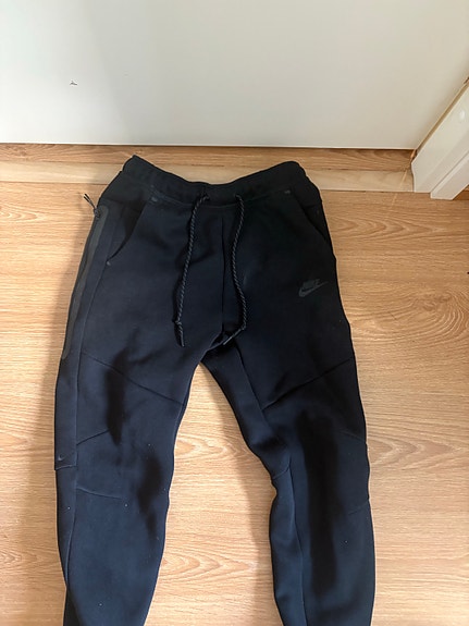 Nike tech housut