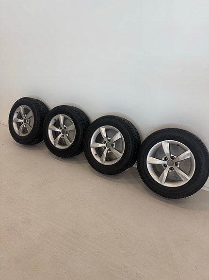 Audi Alut + Nastat 225/60R16 Nokian Hakkapeliitta 7