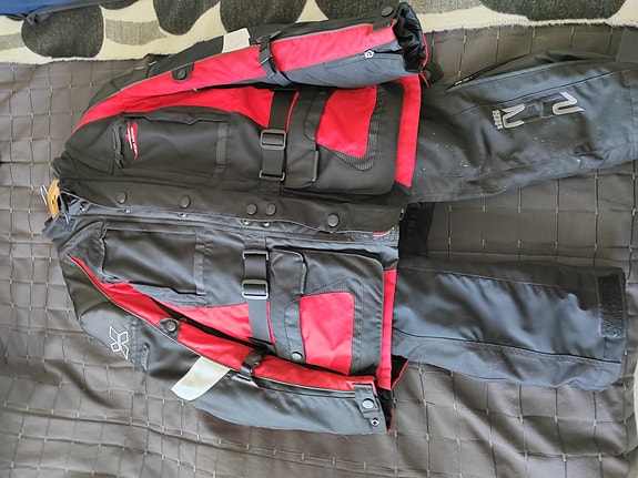 IXS- ajopuku koko XL musta-punainen