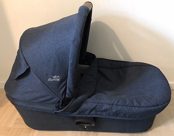 Britax vaunukoppa (Britax Strider M)