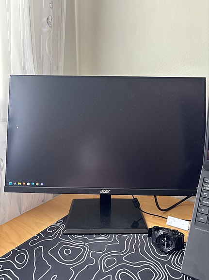 Acer näyttö 55"