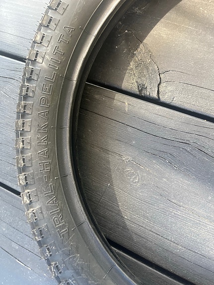 Nokian Hakkapeliitta Trial 3.00–17 rengas musta