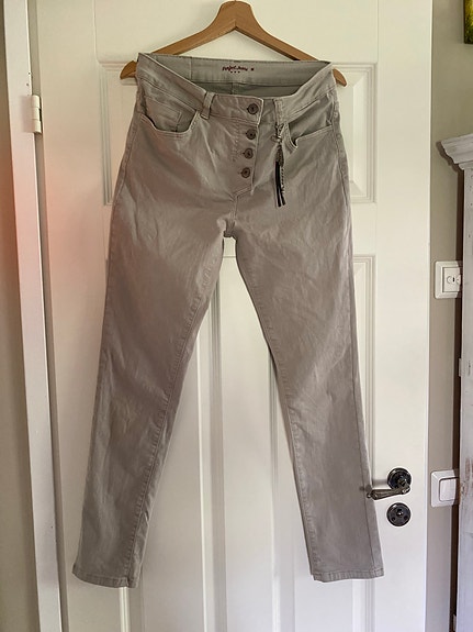 BYPIAS Perfect Jeans housut M beige naisten
