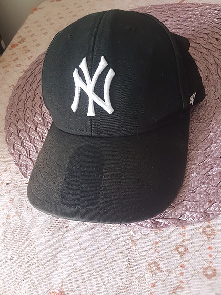 New York lippis musta pojille
