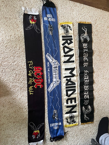 Aidot kiertuehuivit / fanihuivit AC/DC, Iron Maiden, Metallica, Black Sabbath