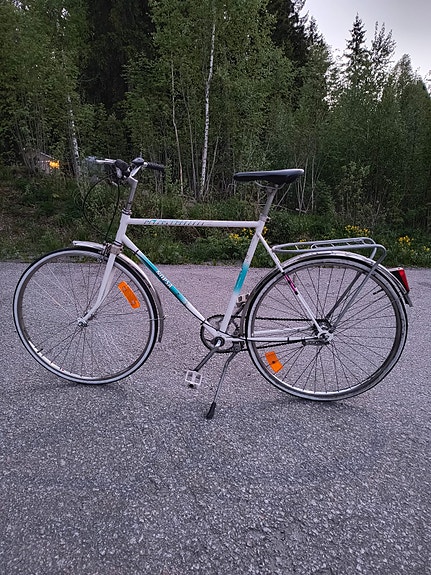 3-Vaihteinen 28" Miesten Nopsa kaupunkipyörä