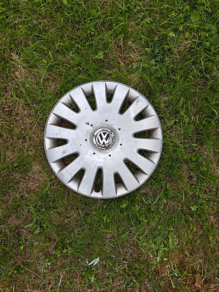 Volkswagen pölykapseli 16"
