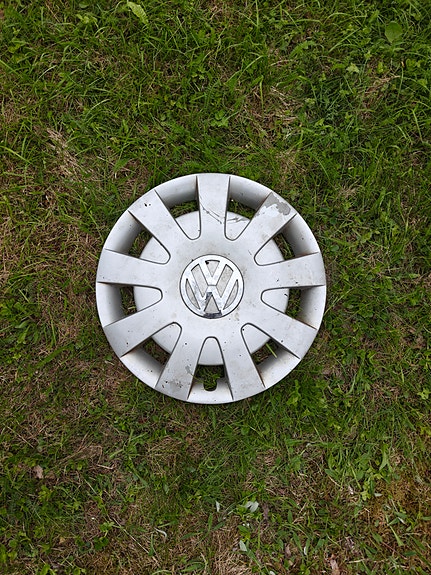 Volkswagen pölykapseli 16"