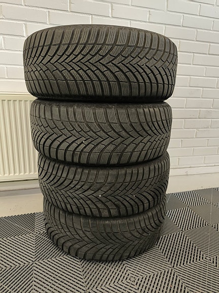 235/55R18 Kitkarenkaat