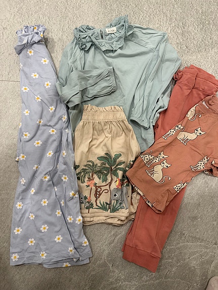 Nätti vaatepaketti (Newbie, Name It, Kappahl, Lindex) 98/104