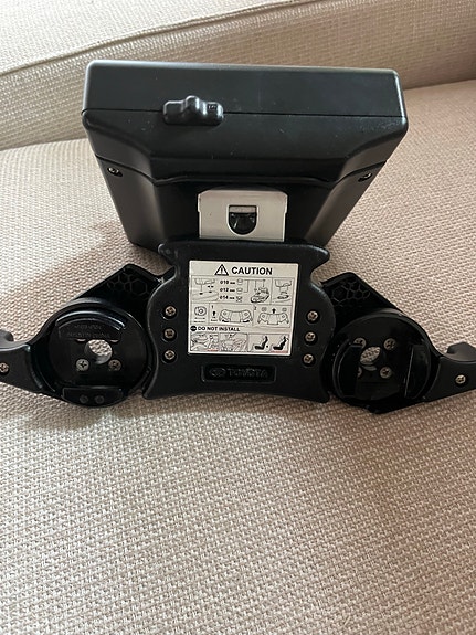 Toyota tablettiteline autoon etuistuimen taakse