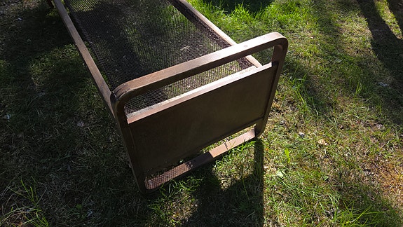 puinen laveri / sänky