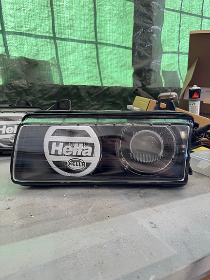BMW e36 projektori umpiot
