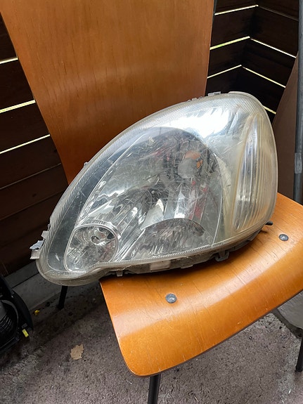 Toyota ajovalo / umpio